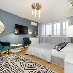 Apartment Unique Bright In By Renters