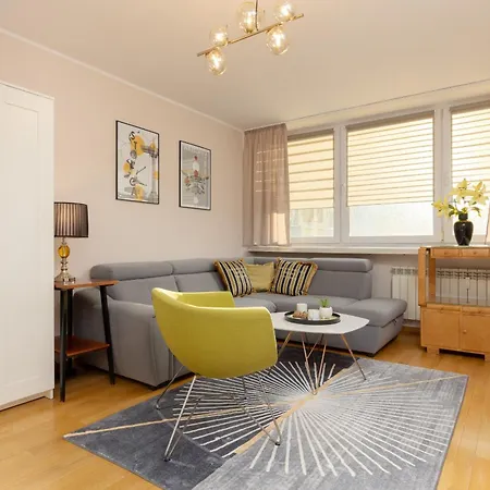 Unique Bright In By Renters * Warschau