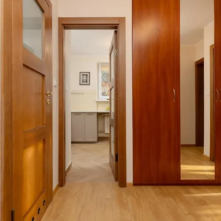 Unique Bright In By Renters Apartament *