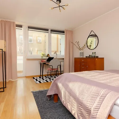 Unique Bright In By Renters Apartament