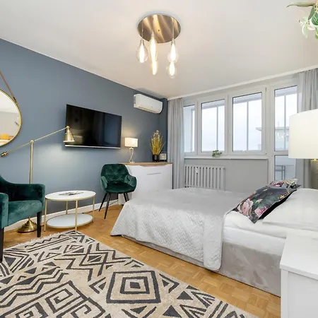 Apartament Unique Bright In By Renters