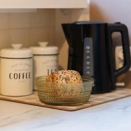 Unique Bright In By Renters Apartment *